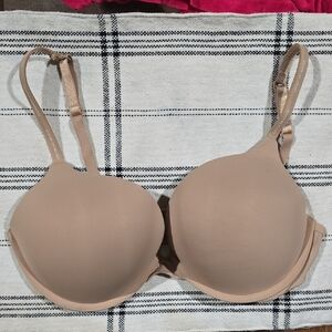 Victoria's Secret T-shirt Push Up Plunge Nude Bra